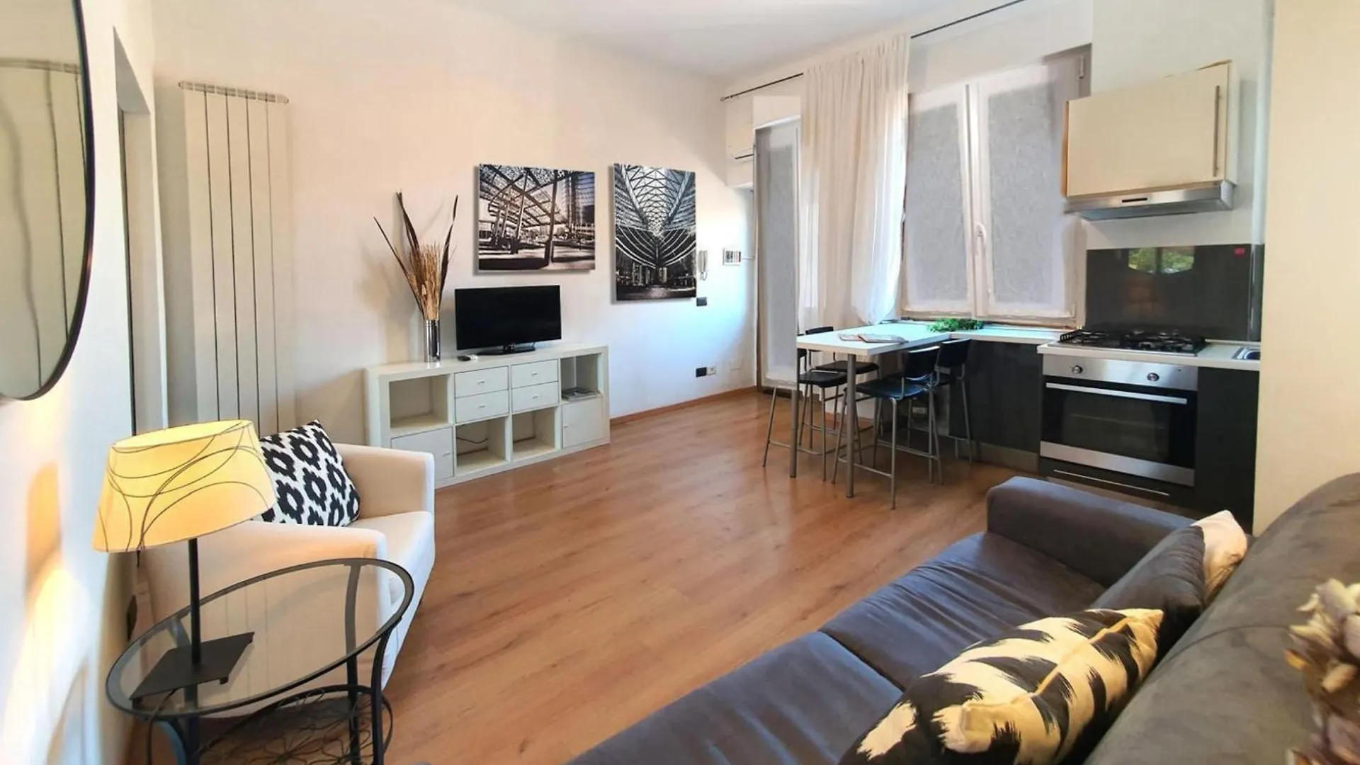 Convenienza E Ottimo Collegamento Coi Mezzi - Imbriani Urban Retreat Apartment Milan 0*,  Italy